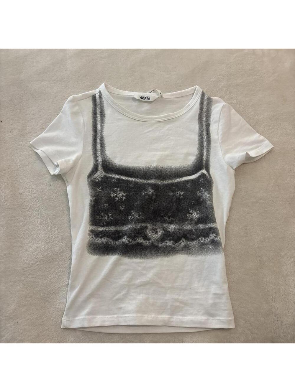 Monki Women's White and Black Crop-top